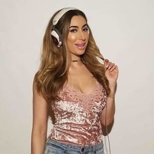 Meet your Posher, Ayla